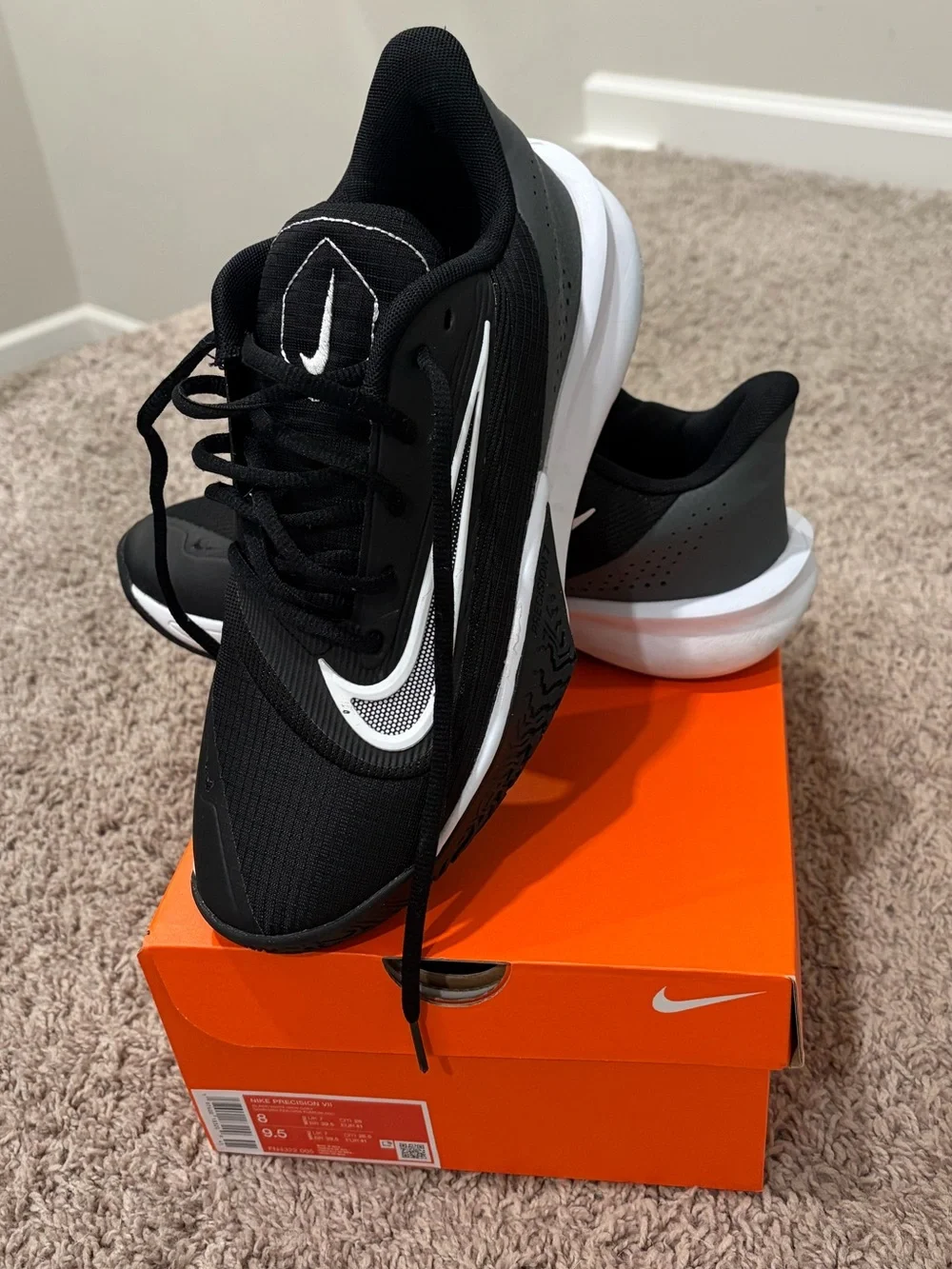 Nike Basketball shoes w/ box